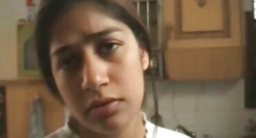 একটি বাস্তব সৌন্দর্য দক্ষতার সাথে একটি ব্লোজব সেক্সি বিএফ বাঙালি দেয় এবং শান্তভাবে একটি অশ্বপালনের সাথে যৌনসঙ্গম করে।