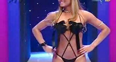 Cutie কেন্দ্র হিন্দি বিএফ সেক্সি লালসা এবং চমত্কার Riley Reid একটি লোক সঙ্গে যৌনসঙ্গম.