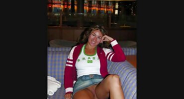 রাগ মানুষ তার স্ত্রীর সেক্সি বিএফ cunt থেকে অন্য পুরুষের বাঁড়া licks