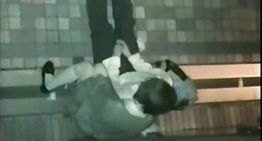 ফোরপ্লে করার পরে, মেয়েটি একটি লোকের সাথে যৌনতার জন্য তার পা বিএফ সেক্সি বিএফ ছড়িয়ে দেয়