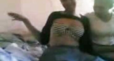 তরুণী সেক্সি বাংলা বিএফ সুন্দরী গাল দিয়ে লিঙ্গ নিয়ে চুদলো