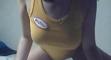 একজন পুরুষ তার বড় শিশ্ন উপর সেক্সি ভিডিও চুদাচুদি একটি মহিলার লোমশ ভগ রাখে