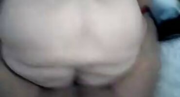 একটি সুন্দর তরুণ বাংলা সেক্সি বিএফ শ্যামাঙ্গীর মুখে শেষ সহ মৃদু ব্লোজব।