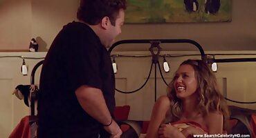 লোকটি সেক্সি ওপেন বিএফ চোদার আগে সেক্সি স্বর্ণকেশীর মিষ্টি গুদ চাটছে।