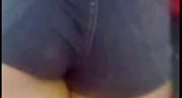 পিকাপার বাংলা সেক্সি বিএফ একজন এশিয়ানকে তুলে নিয়ে চোদাচুদি করে।