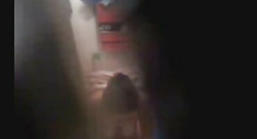 টাক রাশিয়ান হট সেক্সি বিএফ পিজডোলিজ কর্মক্ষেত্রে একজন পরিণত বসকে প্রশ্রয় দেয়।