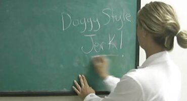 অল্পবয়সী ছাত্রের কান্টের সেক্সি সেক্সি বিএফ ক্লোজ-আপ।