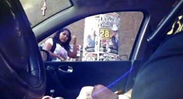 বিছানায় সেক্সের পর একজন লোক থেকে শুক্রাণুতে রাশিয়ান বেঙ্গলি বিএফ সেক্সি মেয়েটির গাধা।