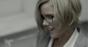 অল্প বয়স্ক ছানা জলের হট সেক্সি বিএফ ধারে লেসবিয়ান সেক্স করে