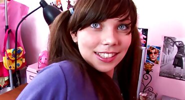 একটি তরুণ রাশিয়ান দুশ্চরিত্রা এর phallus উপর রোপণ. জেসিকা সেক্সি ওপেন বিএফ লাক্সের সাথে অশ্লীল ভিডিও