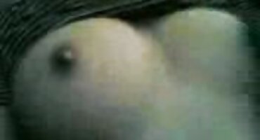 পিকাপার বাঙালি সেক্সি ভিডিও বাড়িতে টেবিলের উপর একটি ছানা fucks