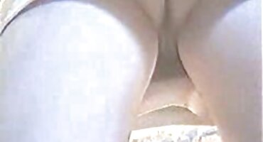 তরুণ শ্যামাঙ্গিণী সেক্স সেক্সি ভিডিও বেঁধে এবং উপভোগ করার জন্য তার পিঠের উপর শুয়ে