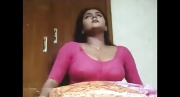 লোকটি একটি রাশিয়ান মেয়ে এবং তার মুখের মধ্যে cums বেঙ্গলি বিএফ সেক্সি একটি গভীর মলদ্বার bangs