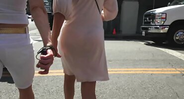 লোকটি মেয়েটিকে চাটতে আরোহণ করেছিল এবং তাকে রাশিয়ান যৌনতার হট সেক্সি বিএফ জন্য উত্তেজিত করেছিল।