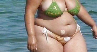 একটি প্লাস্টিকের এশিয়ান এবং সেক্সি বিএফ সেক্সি বিএফ একটি কালো মানুষের রোল বিভিন্ন ভঙ্গিতে আলোকিত ছিল