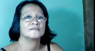 একজন লেসবিয়ান সেক্সি সেক্স ভিডিও আরেকজনের ভোদা চাটলে, সে ফোনে তা নেয়