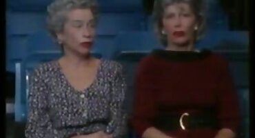 সুন্দর সুসজ্জিত স্বর্ণকেশী একটি অবসেসিভ ফ্যান ডাবলু ডাবলু সেক্সি ভিডিও দ্বারা fucked পায়