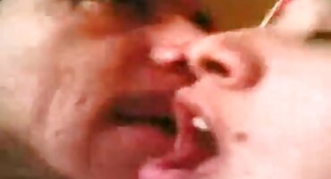 স্থানীয় যুবক বখাটে হার্ড বাঙালি বিএফ সেক্সি গ্যাংব্যাংয়ে সম্মত হয়।