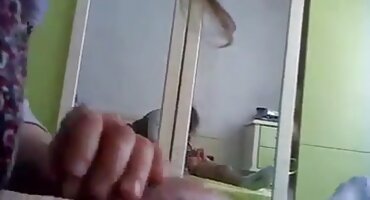 অল্পবয়সী লেসবিয়ান মেয়েরা একটি লোকের সাথে একটি গ্রুপ সেক্সি বিএফ ওপেন সেক্স নিয়ে রসিকতা করেছে।