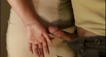 স্টকিংস মধ্যে কুক বিখ্যাতভাবে টিভি স্টুডিওতে রান্নাঘরে fucked হয় বিএফ সেক্সি বিএফ