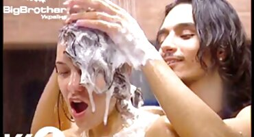 একটি টাক মানুষ একটি বিএফ সেক্সি বিএফ সৌন্দর্য fucks. আগস্ট Ames, Jmac এর সাথে অশ্লীল ভিডিও