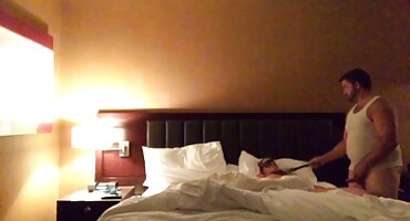 তরুণ বাংলা সেক্সি ভিডিও এইচডি লেসবিয়ানরা একে অপরকে অসম্পূর্ণ ফিস্টিং দেওয়ার চেষ্টা করে।