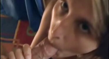 রান্নাঘরের টেবিলে বিশাল ডিলডো নাটালি নর্টনের কান্টে ঢুকে যায় সেক্সি বিএফ বাঙালি