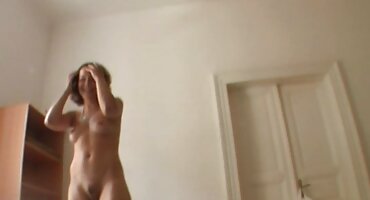 একটি prezik মধ্যে একটি বিএফ সেক্সি বিএফ লোক পাছায় একটি খোঁচা ঢালু হাতুড়ি