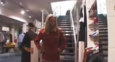 একজন লোক একটি ব্যস্ত সুন্দরীকে একটি হ্যান্ডজব থেকে অশ্লীল সেক্সি বিএফ সেক্সি বিএফ সেক্সি বিএফ প্রচণ্ড উত্তেজনা পেতে সাহায্য করে।