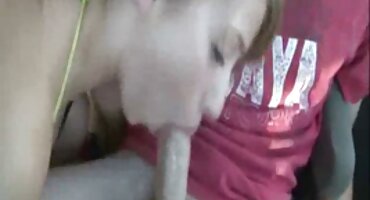 একটি নগ্ন সৌন্দর্য থেকে দ্বিতীয় নগ্ন স্লাটের জন্য লেসবিয়ান ফিস্টিং সেক্সি সেক্সি বিএফ