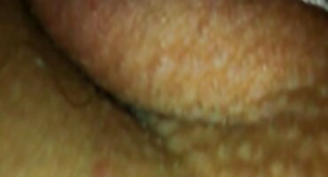 লোকটি একটি অল্প বয়স্ক মেয়ের ভগ শেষ করে এবং বিএফ সেক্সি সেও একটি প্রচণ্ড উত্তেজনা পেয়েছে.