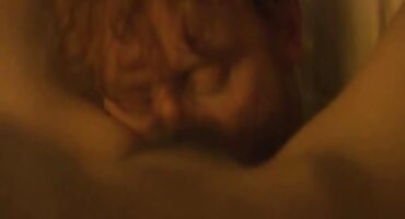 মা শ্যামাঙ্গিনী সকালে তার ছেলেকে যৌনতার সাথে হিন্দি সেক্সি বিএফ জাগিয়ে তোলে