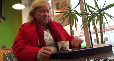 তরুণ রাশিয়ান bitches বাংলা সেক্সি ভিডিও এইচডি পালঙ্ক উপর স্নেহ এবং একটি লোক সঙ্গে যৌনসঙ্গম