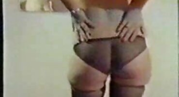 একটি নির্বোধ সেক্স ভিডিও সেক্সি ভিডিও পুরুষ তার মাকে চুদছে যাতে কুঁড়েঘরের জন্য অর্থ দিতে না হয়