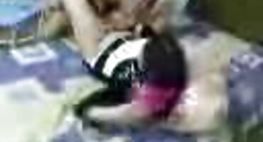 একজন অপরিচিত ওনানিস্ট জানালার সামনে ঝাঁকুনি দিল, বাঙালি বিএফ সেক্সি এবং মেয়েটি তাকে কুঁড়েঘরে টেনে নিয়ে গেল