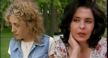 একটি অভিজ্ঞ মুরগি দুই লেসবিয়ানকে ভয় দেখিয়ে তাদের হিন্দি সেক্সি বিএফ সাথে সেক্স করেছে