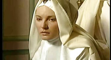 অসাধারন মেয়ে বিছানায় শুয়ে তার ভগকে আদর করে। নতুন বাংলা সেক্সি ভিডিও