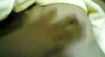 পর্ণ কাস্টিং একটি শ্যামাঙ্গিনী একটি বড় শিশ্ন কিভাবে ভালোবাসে সে সম্পর্কে সত্য বলবে। সেক্সি বিএফ দাও